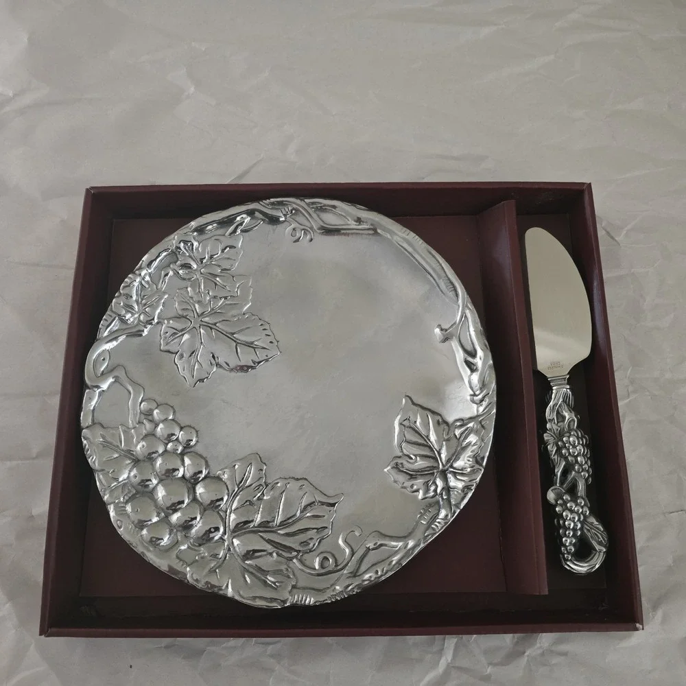 Arthur Court Aluminum Grape & Leaf Cheese Plate Serving Tray with Cheese Server
